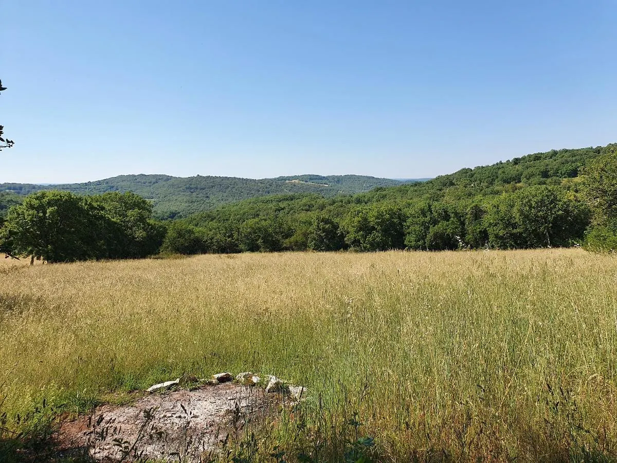 Hébergement de vacances Gite sur le causse de St CHELS, charme sport et détente Saint-Chels