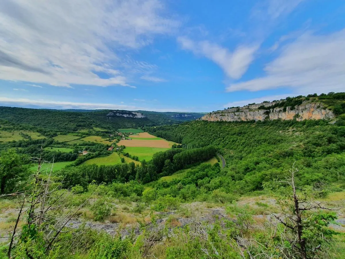 Hébergement de vacances Gite sur le causse de St CHELS, charme sport et détente Saint-Chels