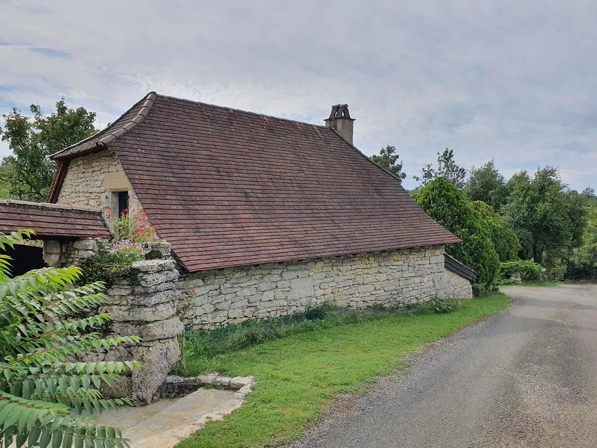 Hébergement de vacances Gite sur le causse de St CHELS, charme sport et détente Saint-Chels France