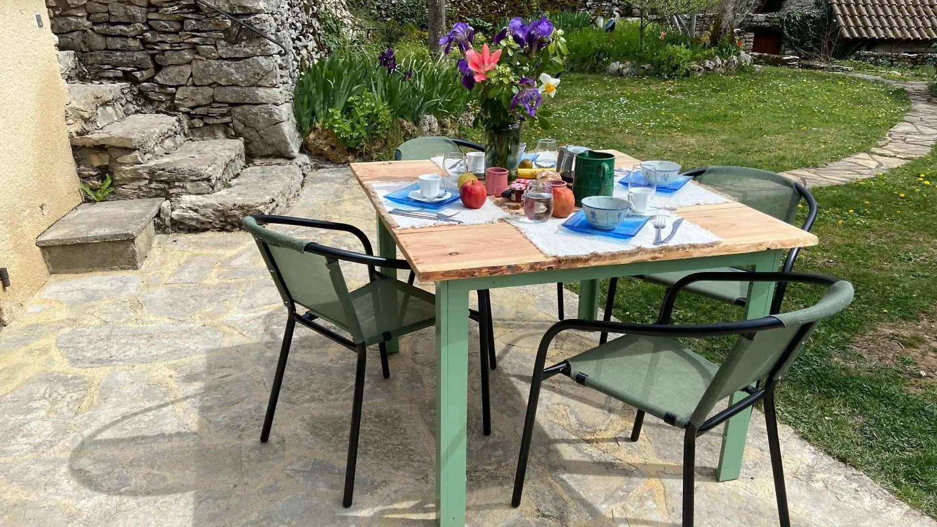 Gite sur le causse de St CHELS, charme sport et détente Saint-Chels Hébergement de vacances